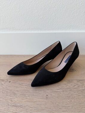 STUART WEITZMAN Black Pointed Toe Heels